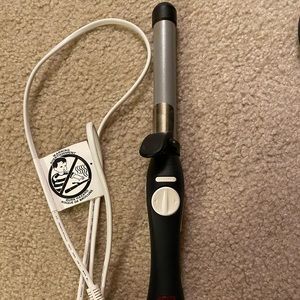 Beachwaver curling iron